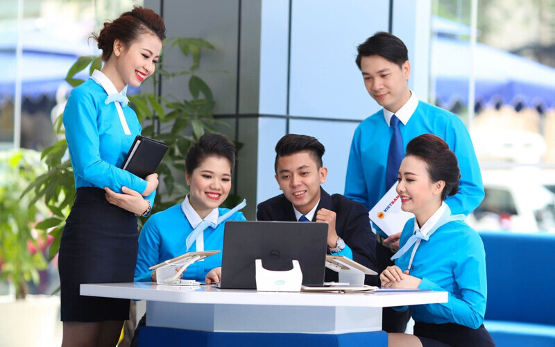 Đồng phục ngân hàng: Đại diện thương hiệu 8 Xu hướng thiết kế đồng phục ngân hàng (Nguồn: Internet)