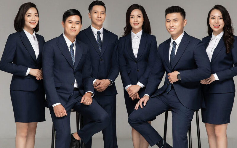 Đồng phục ngân hàng: Đại diện thương hiệu 10 Đồng phục ngân hàng đẹp và chất lượng do Khương Mai sản xuất (Nguồn: Internet)