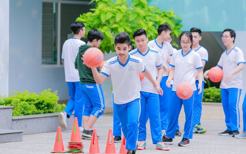 Đồng phục thể dục cấp 3 đẹp và chất lượng 7 Chất liệu là yếu tố quan trọng khi chọn đồng phục thể dục cấp 3 (Nguồn: Internet)