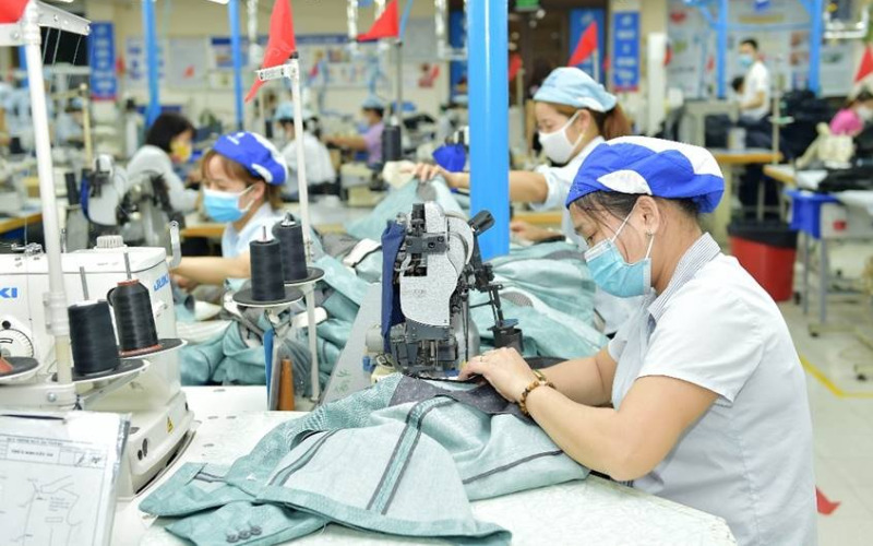 Xưởng gia công quần áo xuất khẩu – Chuẩn quốc tế 7 Chọn xưởng gia công quần áo xuất khẩu có hệ thống máy móc hiện đại (Nguồn: Internet)