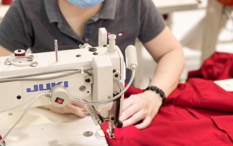 Xưởng may đồ bộ: Bí quyết chọn lựa xưởng uy tín 8 Xưởng may đồ bộ uy tín cam kết về sản phẩm chất lượng (Nguồn: Internet)