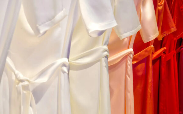 Tìm đúng loại vải lụa cho trang phục của bạn (Nguồn: Internet)