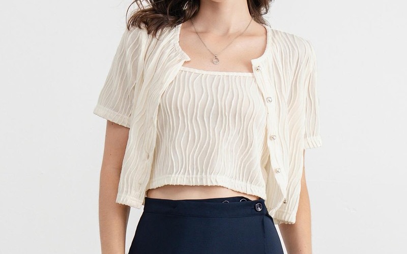 Cardigan croptop - Nâng tầm outfit của bạn 7 Áo cardigan croptop - Thiết kế độc đáo và đẹp mắt (Nguồn: Internet)
