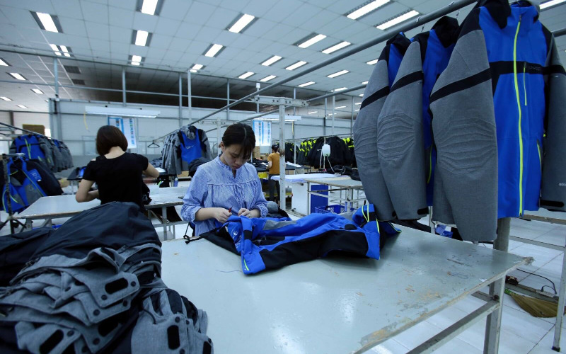 Quy trình sản xuất trong công nghiệp may mặc (Nguồn: Internet)