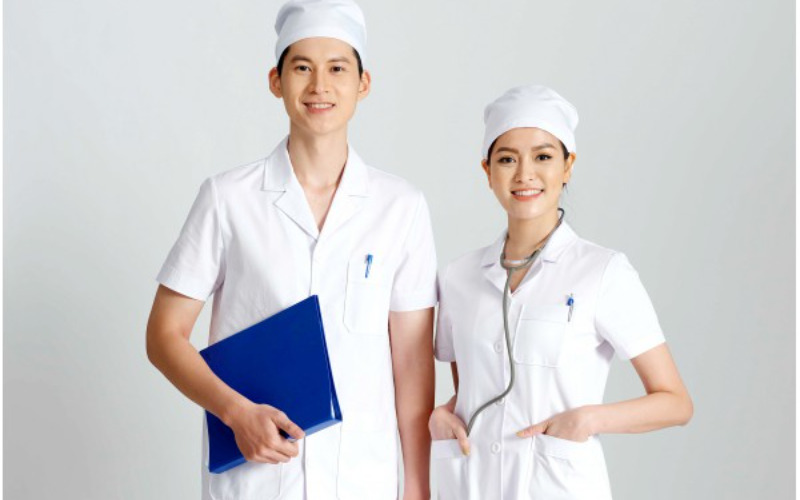 Dịch vụ gia công may đồng phục bác sĩ tại xưởng may Khương Mai (Nguồn: Internet)