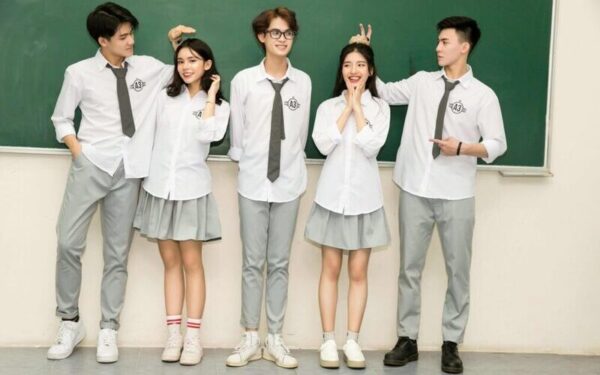 Đồng phục học sinh cấp 3 (Nguồn: Internet)