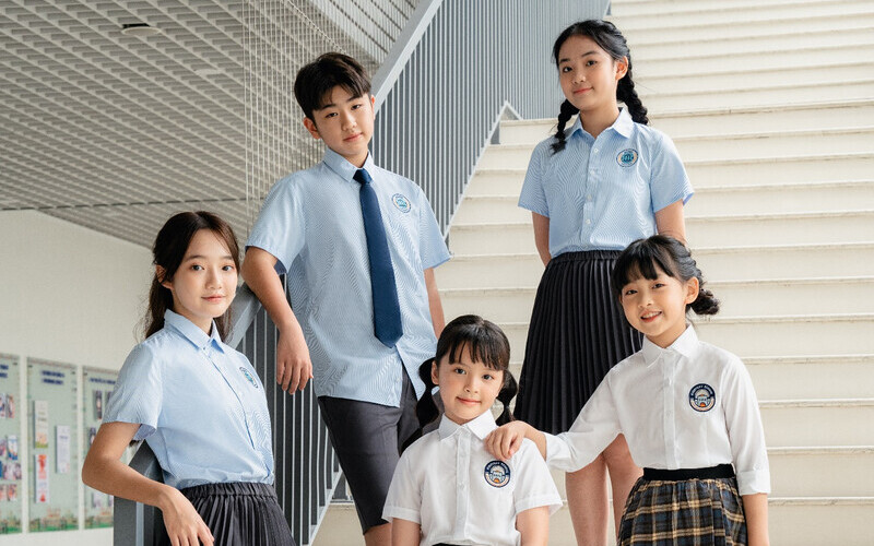 Đồng phục học sinh là nét đặc trưng của nhà trường (Nguồn: Internet)