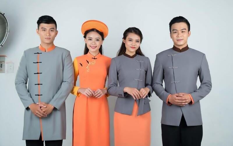 Đồng phục lễ tân đẹp, chuyên nghiệp 2024 9 Áo dài là mẫu đồng phục lễ tân phổ biến (Nguồn: Internet)