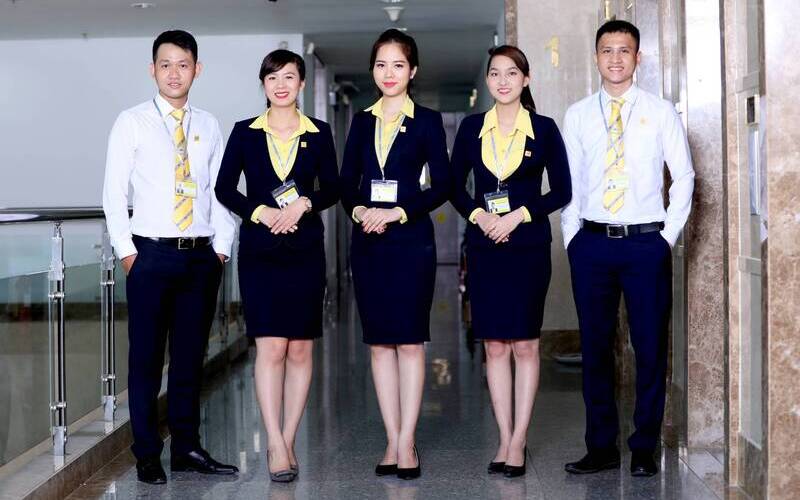 Đồng phục lễ tân khách sạn đẹp, chuyên nghiệp 2025 7 Đồng phục lễ tân khách sạn giúp nâng cao hình ảnh khách sạn (Nguồn: Internet)