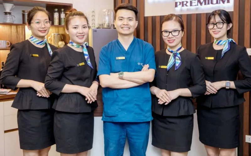 Đồng phục lễ tân nha khoa – Phong cách tinh tế 8 Đồng phục lễ tân nha khoa là gì? (Nguồn: Internet)