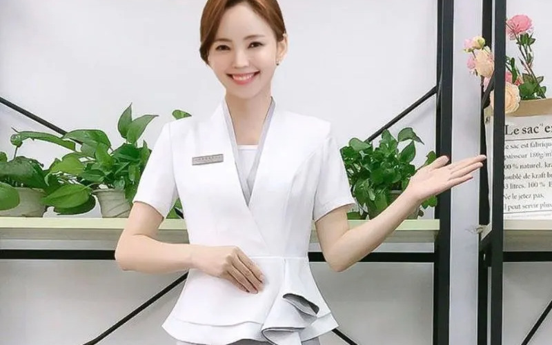 Đồng phục lễ tân nha khoa – Phong cách tinh tế 10 Phù hợp với phong cách và định hướng của nha khoa (Nguồn: Internet)