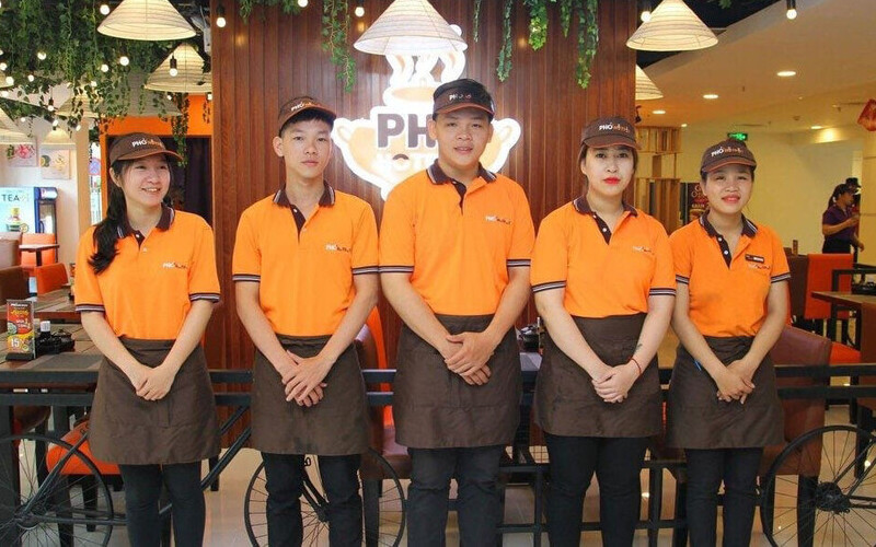 Đồng phục nhà hàng giúp nhận diện thương hiệu (Nguồn: Internet)
