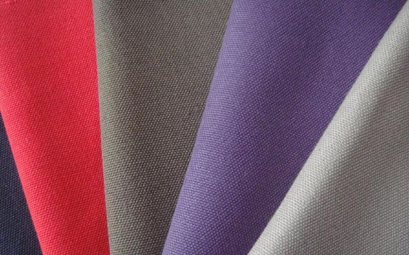 Vải cotton là loại vải phổ biến nhất cho đồng phục thể dục (Nguồn: Internet)