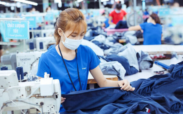 Gia công may mặc xuất khẩu (Nguồn: Internet)