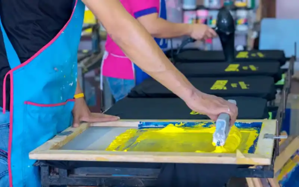 Kỹ thuật in lụa (Nguồn: Internet)