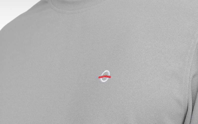 Thêu logo tinh xảo và bền bỉ (Nguồn: Khương Mai)