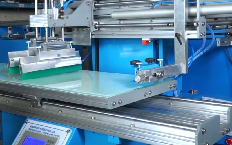 Máy in lụa tự động: Giải pháp tối ưu cho in ấn 9 Cách chọn máy in lụa tự động (Nguồn: Internet)