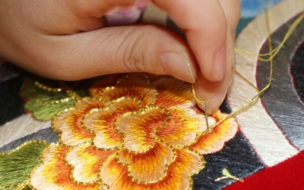 Thêu (Nguồn: Internet)