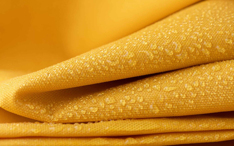 Vải nylon: Chống nước, chống gió, bảo vệ hoàn hảo 8 Vải nylon có khả năng chống thấm nước rất cao (Nguồn: Internet)