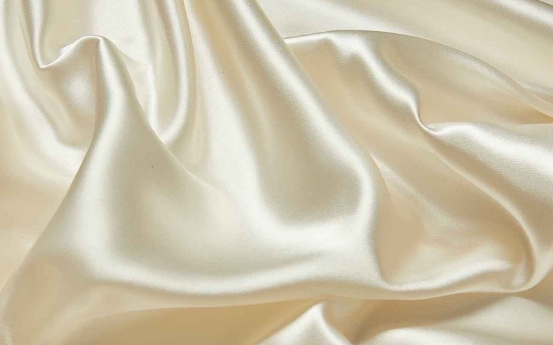 Vải satin - Chất liệu bền đẹp, ứng dụng đa dạng 9 Vải Satin Charmeuse (Nguồn: Internet)