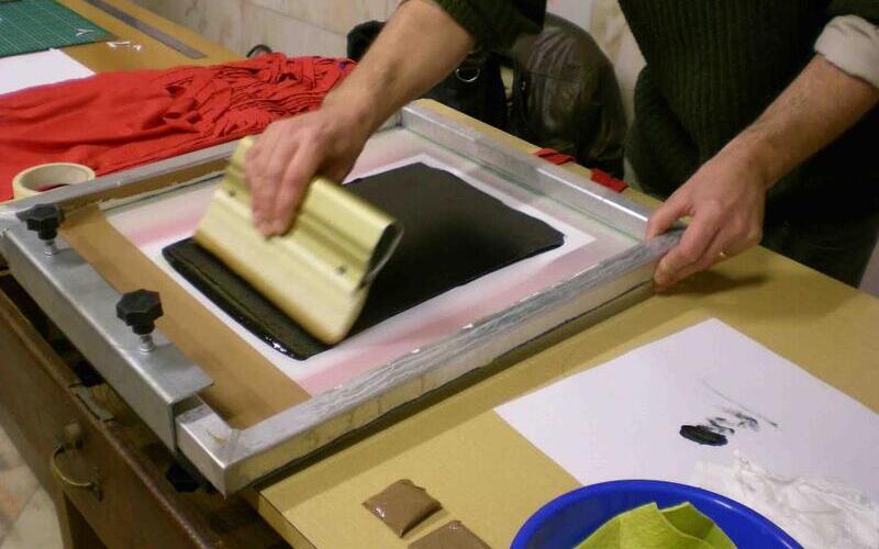 Vật tư in lụa - Tìm hiểu từ a-z 11 Quy trình in lụa (Nguồn: Internet)