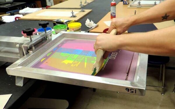 Xưởng in lụa tại TP.HCM thường tạo ra những sản phẩm sắc nét (Nguồn: Internet)