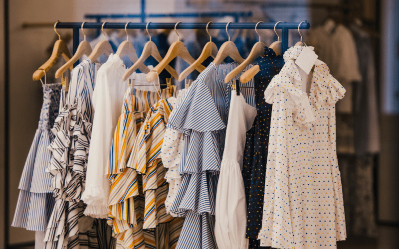 Sản phẩm của xưởng may đầm thiết kế Bùi Minh Trực - Hữu Nghị (Nguồn: Internet)