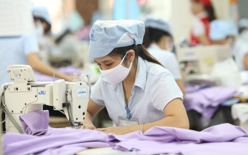 Những lưu ý khi đặt hàng tại xưởng may đồng phục công nhân (Nguồn: Internet)