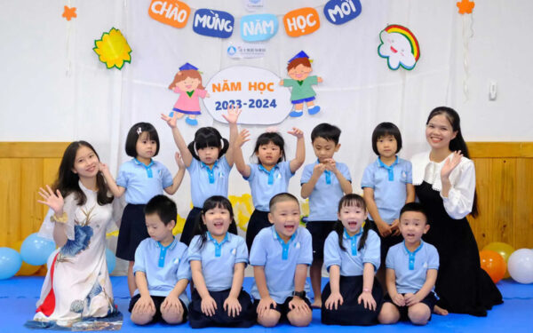 Nên chọn xưởng may đồng phục mầm non Hà Nội uy tín (Nguồn: Internet)