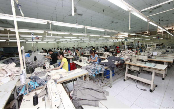 Xưởng may quần áo giá sỉ (Nguồn: Internet)