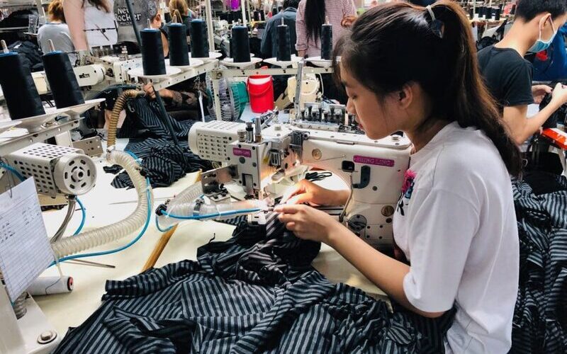 Xưởng may quần áo nam (Nguồn: Internet)